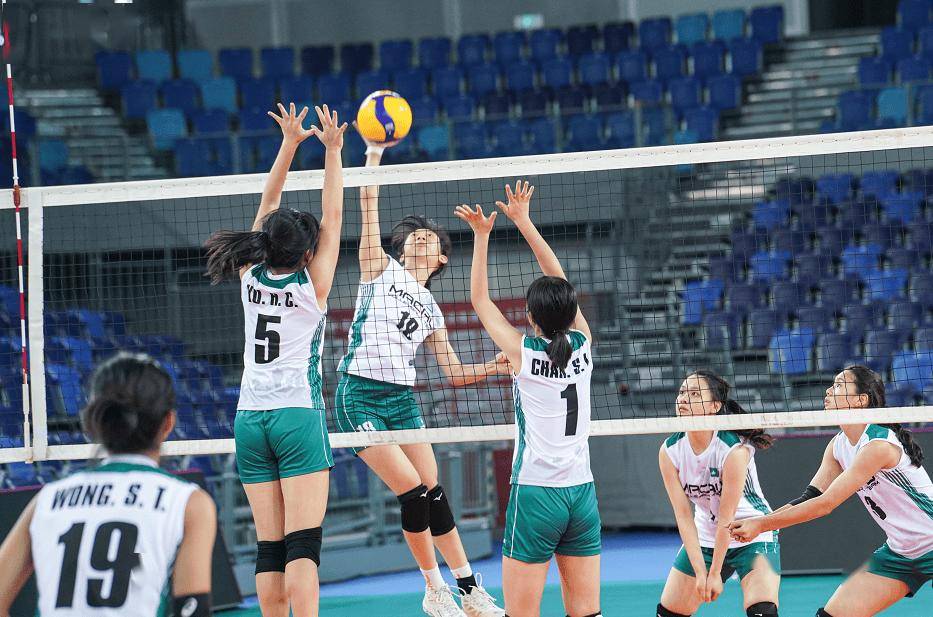 女子排球赛事落落大方魅力四射