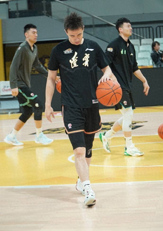 开云体育-甘肃男篮客场对决辽宁顽强拼搏迎战来袭