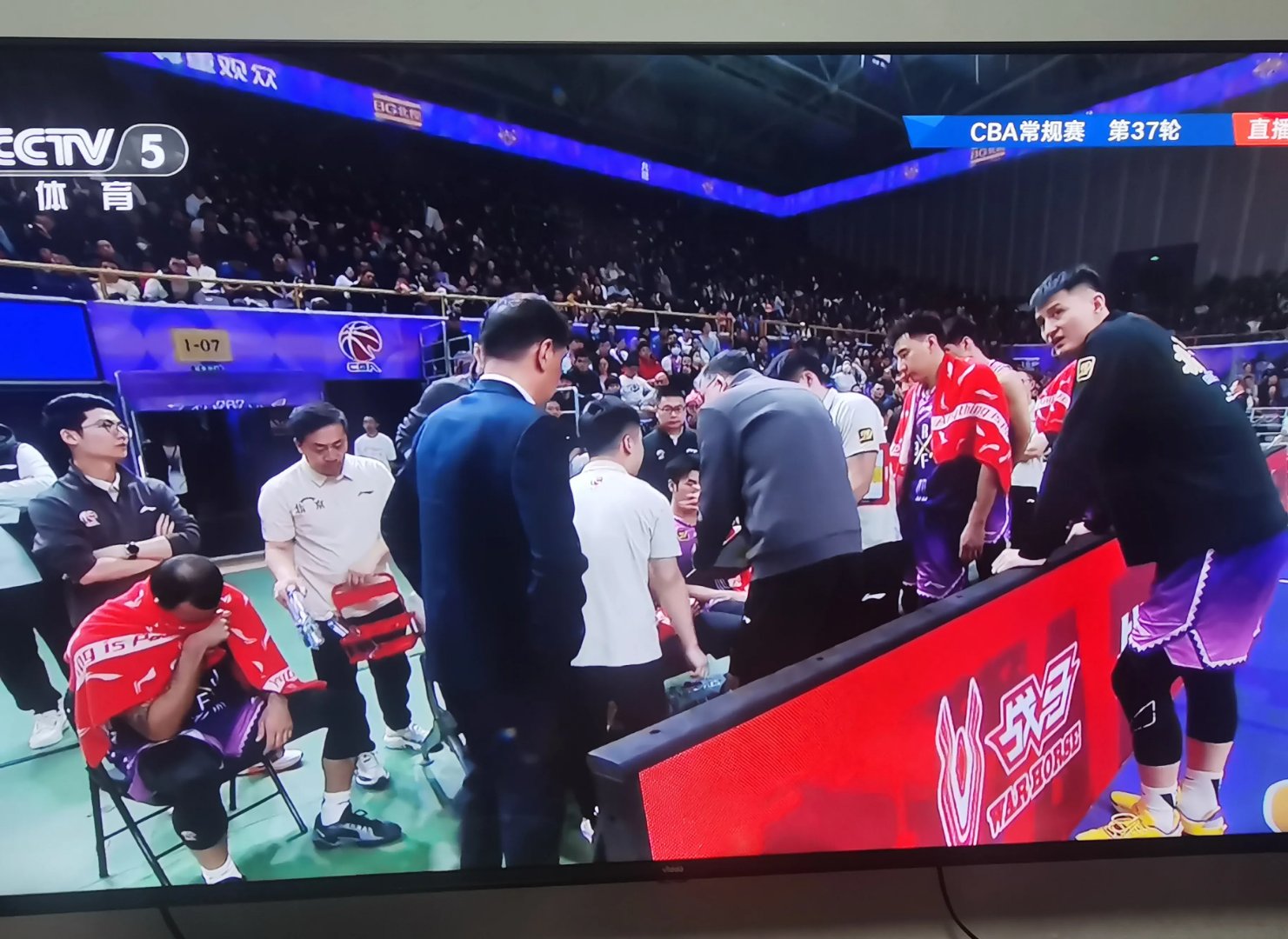关于激烈对抗胜负难料，球队实力对决谁能笑到最后的信息