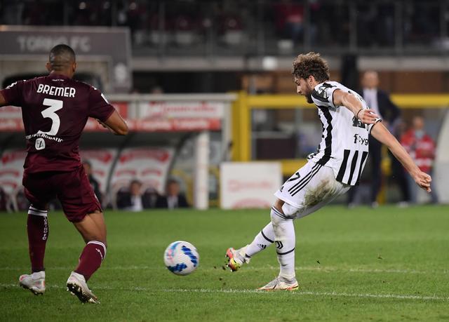 开云下载-都灵队险胜对手，逆转胜利，逆袭成功