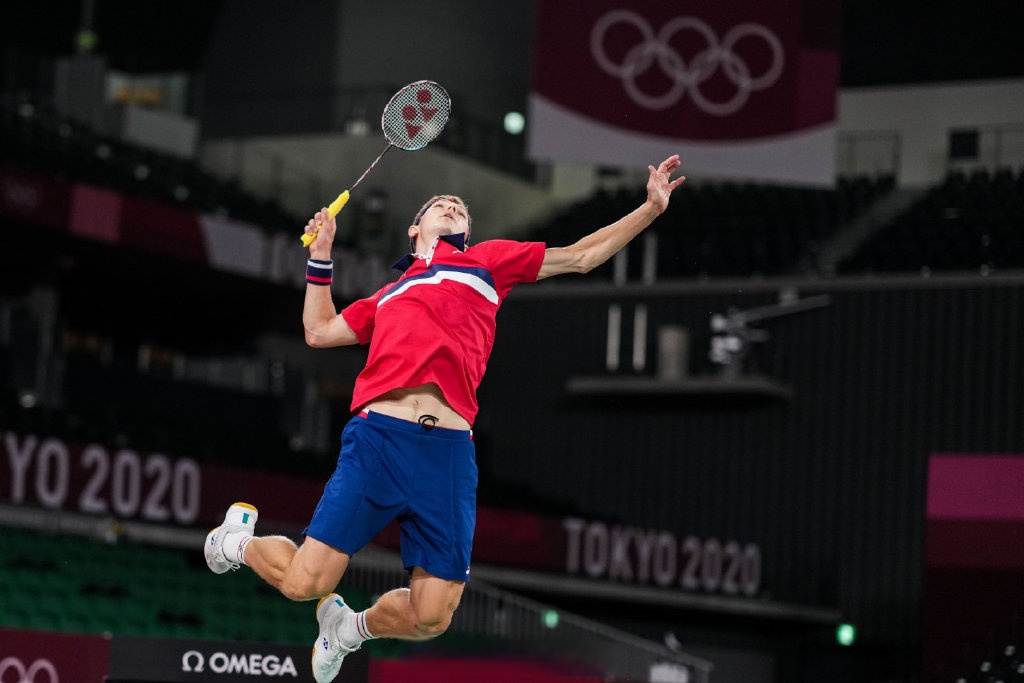 日本羽毛球队完胜泰国羽毛球队，安赛龙统治全场的简单介绍