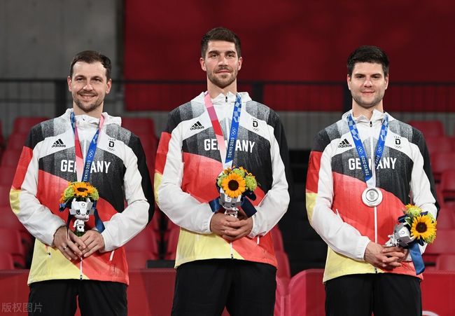 英格兰队险胜日本队,奥恰洛夫关键制胜 英格兰队险胜日本队,奥恰洛夫关键制胜