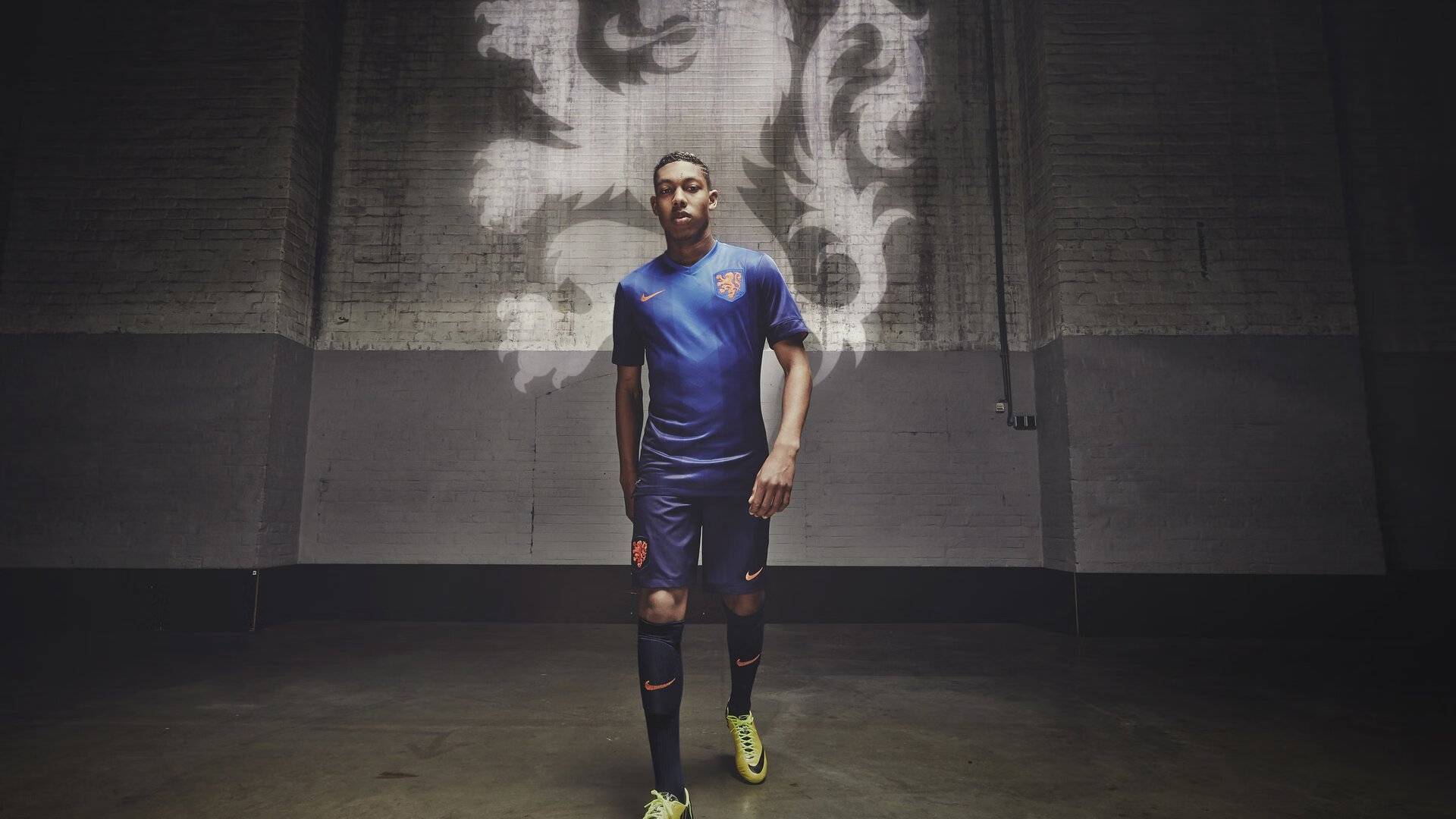 零点一秒的艺术，当F1起跑线连接篮球终场哨