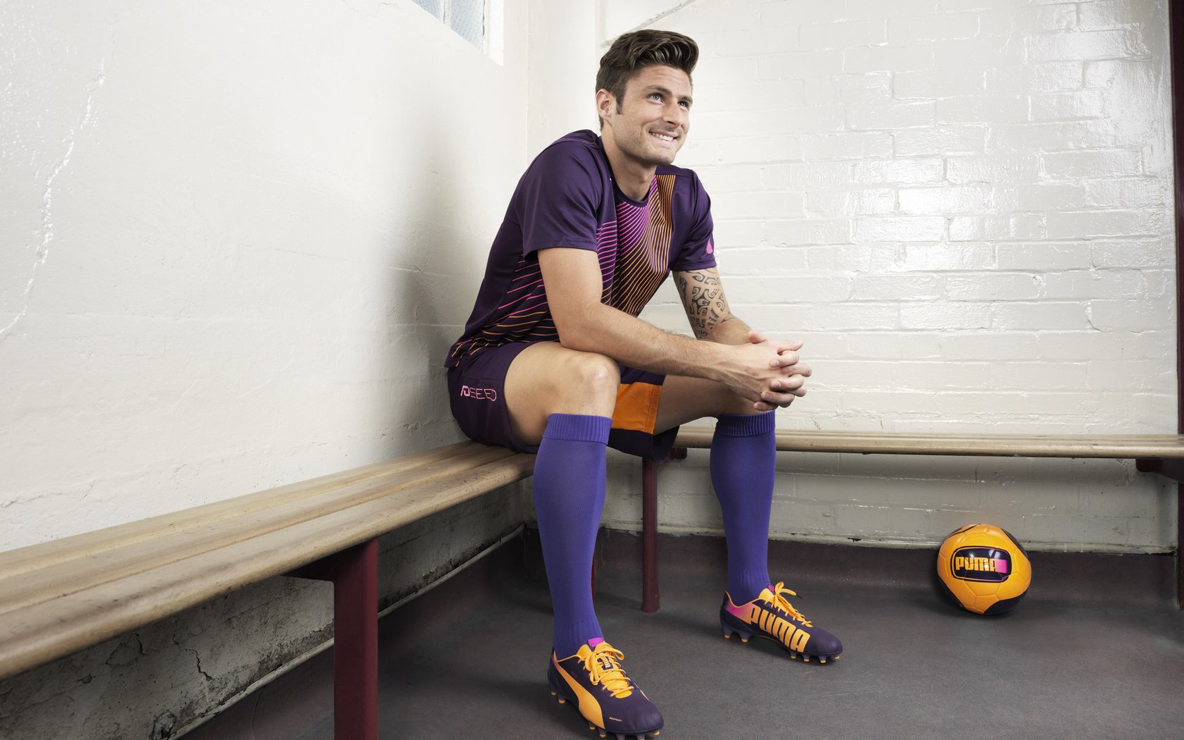 开云体育官方网站-团队之光与个人之星，乌克兰的淘汰赛奇迹与维尼修斯的欧冠主宰