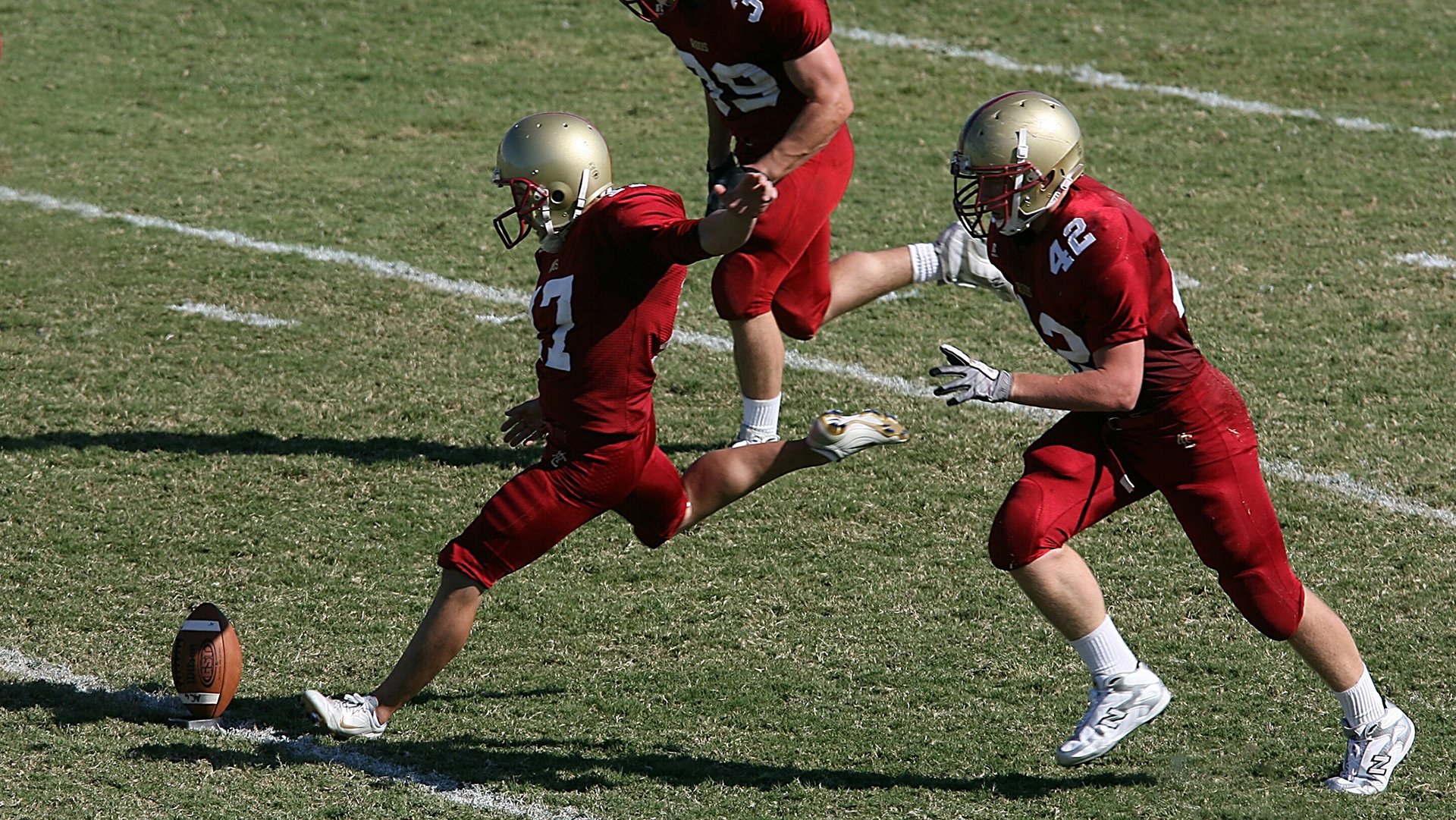 开云体育下载-佛罗伦萨的托斯卡纳节奏，巴尔韦德如何以摩洛哥旋律掌控绿茵
