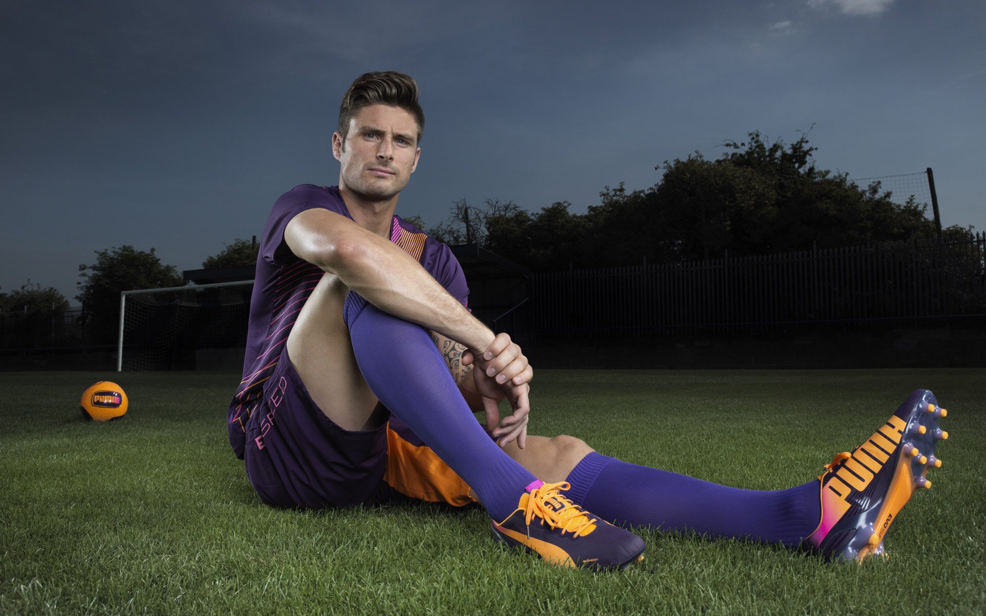 拉塞尔状态火热难掩败局,阿斯顿马丁轻取威廉姆斯